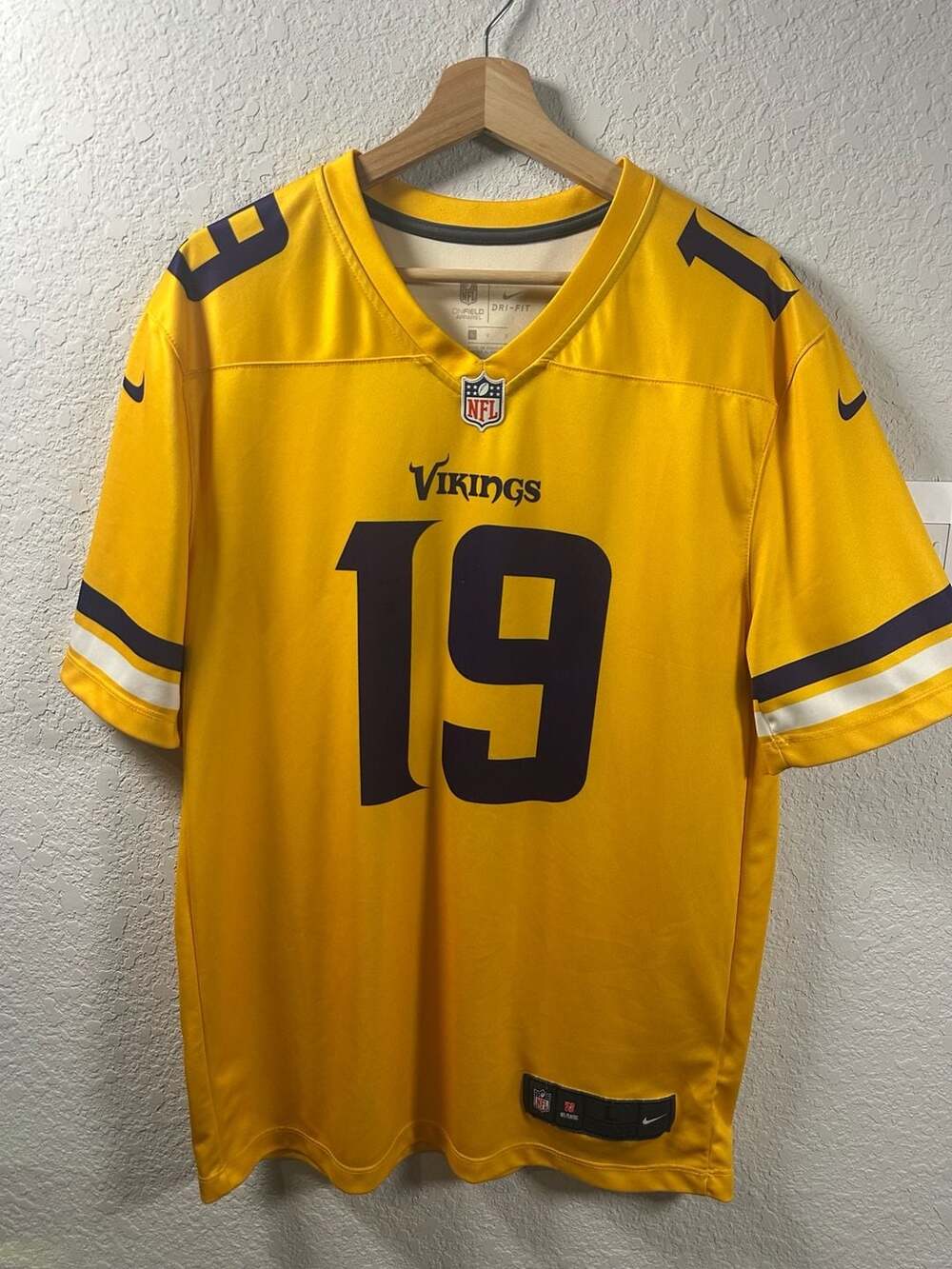 Nike Minnesota Vikings Adam Thielen 19 Jersey Size L
